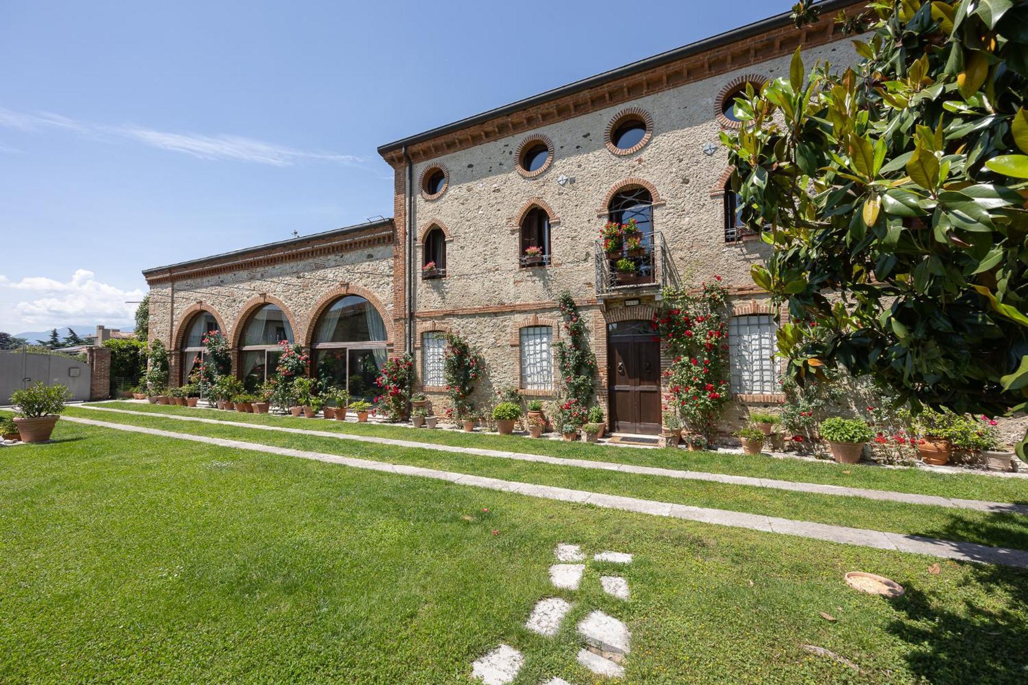 Locanda La Corte Dei Galli Guest House Carre Exterior photo