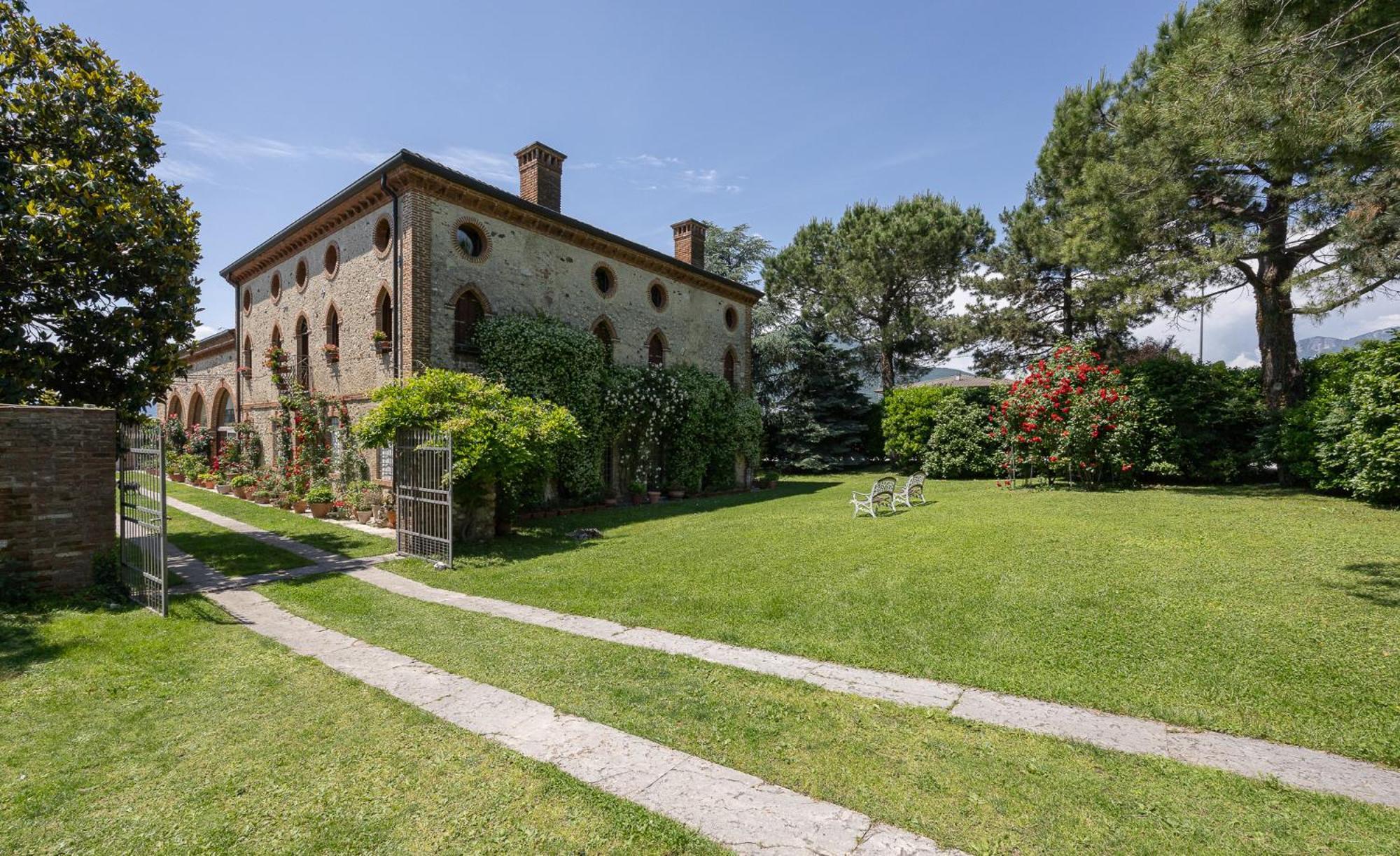 Locanda La Corte Dei Galli Guest House Carre Exterior photo