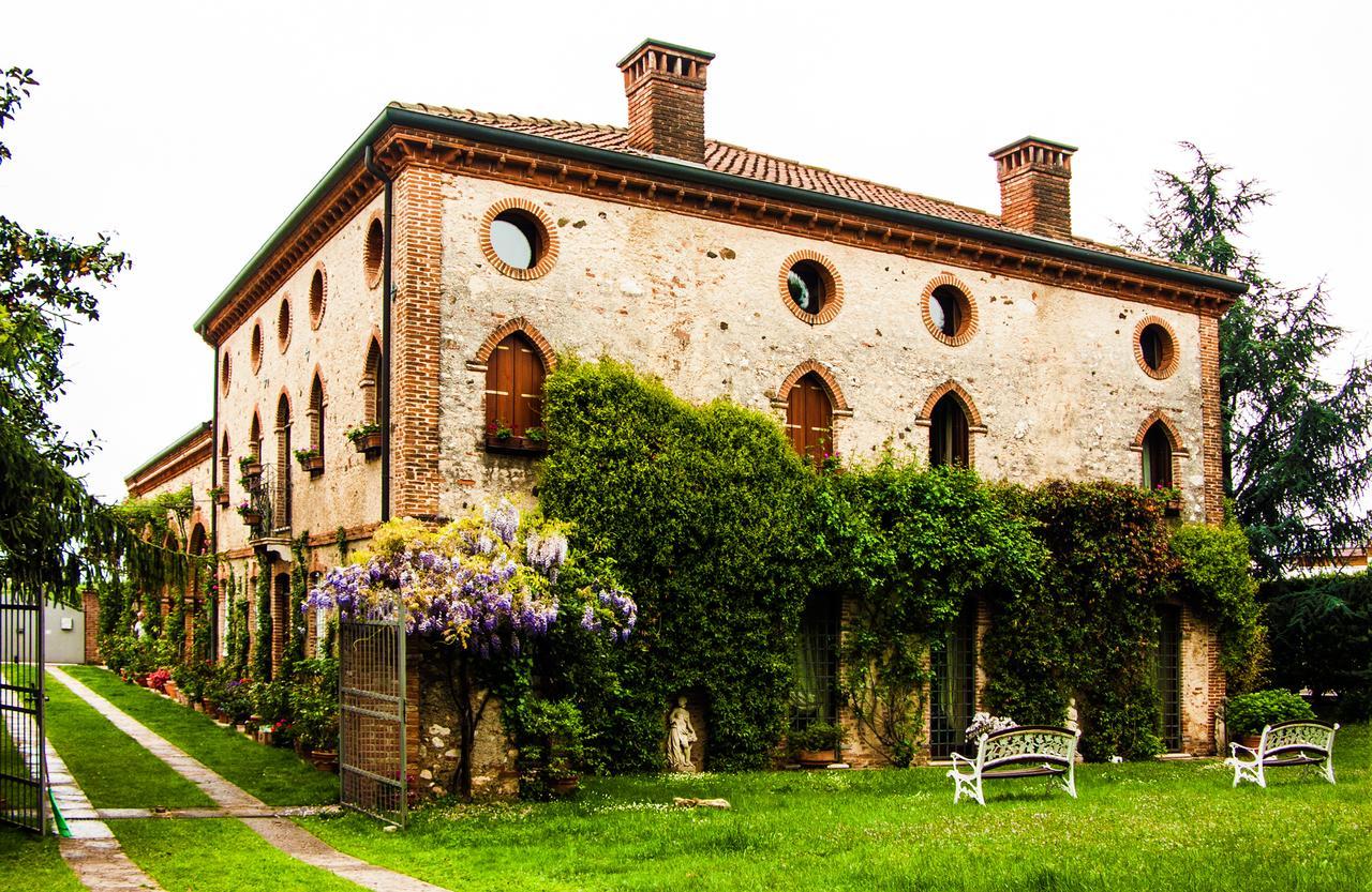 Locanda La Corte Dei Galli Guest House Carre Exterior photo