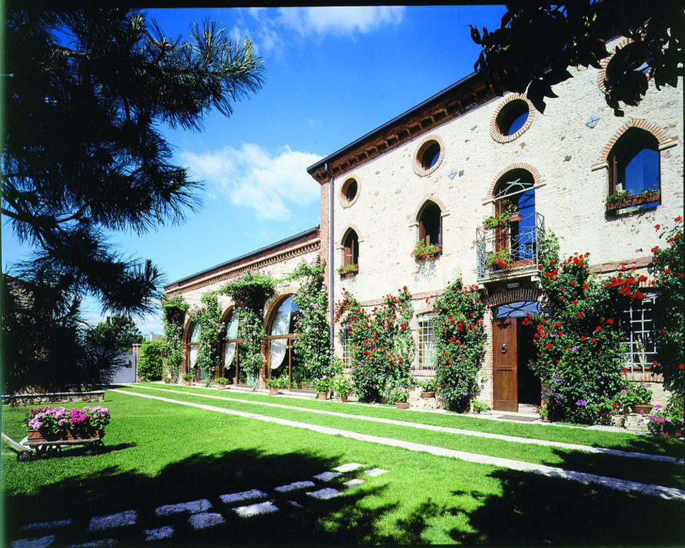 Locanda La Corte Dei Galli Guest House Carre Exterior photo